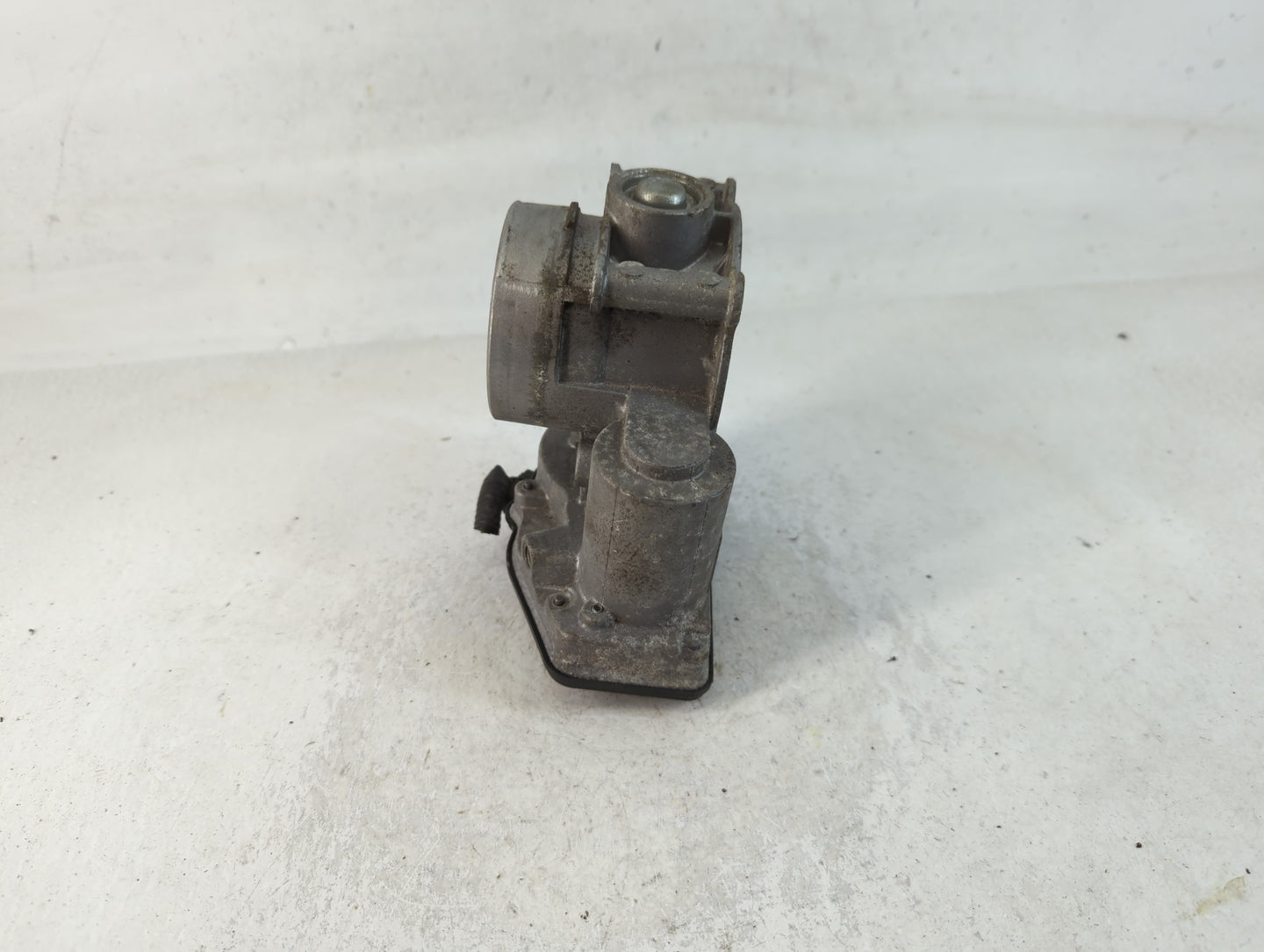 2013-2020 Ford Fusion Throttle Body P/N:DS7E-9F991-AD Fits Fits 2013 2014 2015 2016 2017 2018 2019 2020 2021 2022 OEM Used A