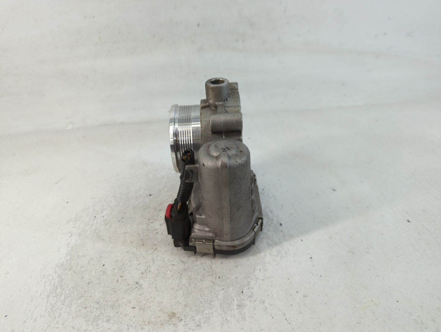 2013 Ford Fusion Throttle Body P/N:CM5E 9F991 AD Fits Fits 2012 2014 2015 2016 2017 OEM Used Auto Parts - Oemusedautoparts1.