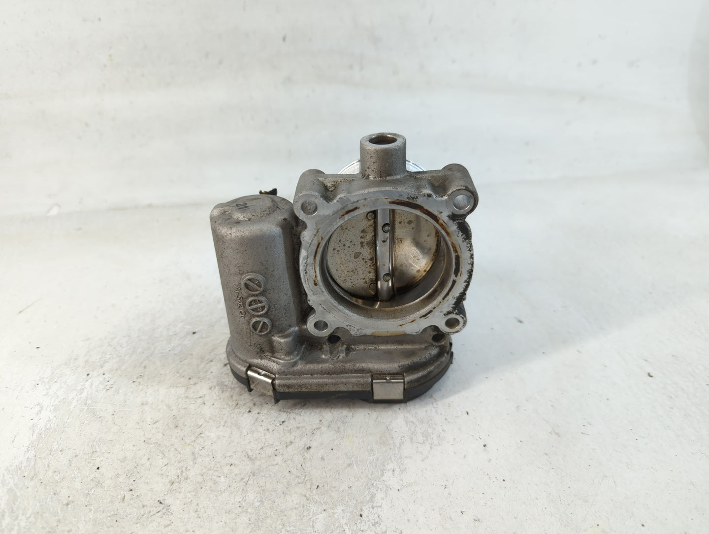 2013 Ford Fusion Throttle Body P/N:CM5E 9F991 AD Fits Fits 2012 2014 2015 2016 2017 OEM Used Auto Parts - Oemusedautoparts1.