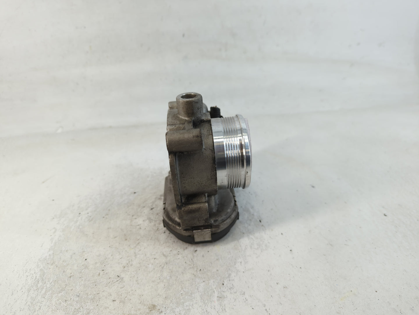 2013 Ford Fusion Throttle Body P/N:CM5E 9F991 AD Fits Fits 2012 2014 2015 2016 2017 OEM Used Auto Parts - Oemusedautoparts1.