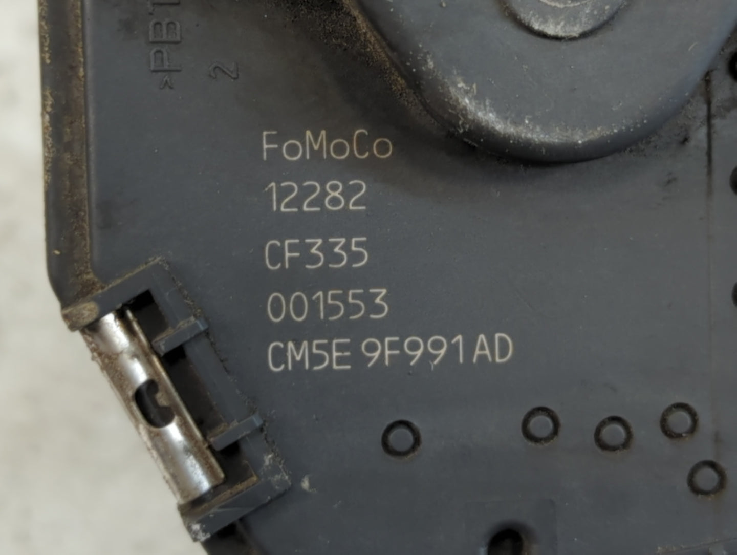 2013 Ford Fusion Throttle Body P/N:CM5E 9F991 AD Fits Fits 2012 2014 2015 2016 2017 OEM Used Auto Parts - Oemusedautoparts1.