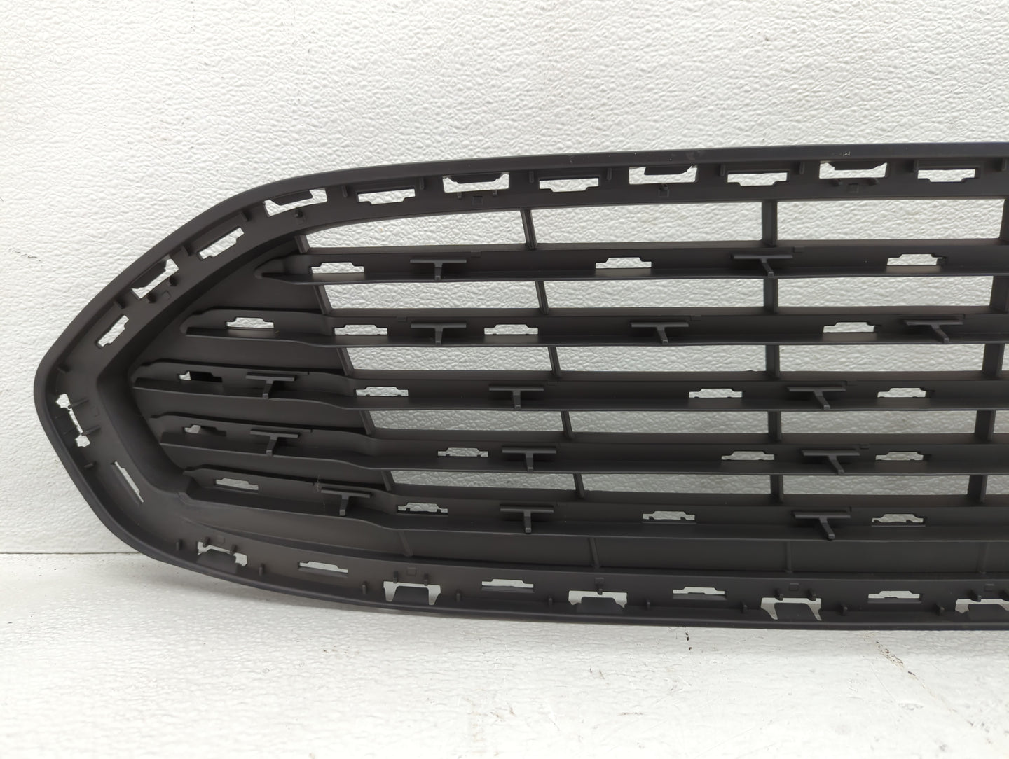 2013-2016 Ford Fusion Front Grille Bumper Not Included - Oemusedautoparts1.com