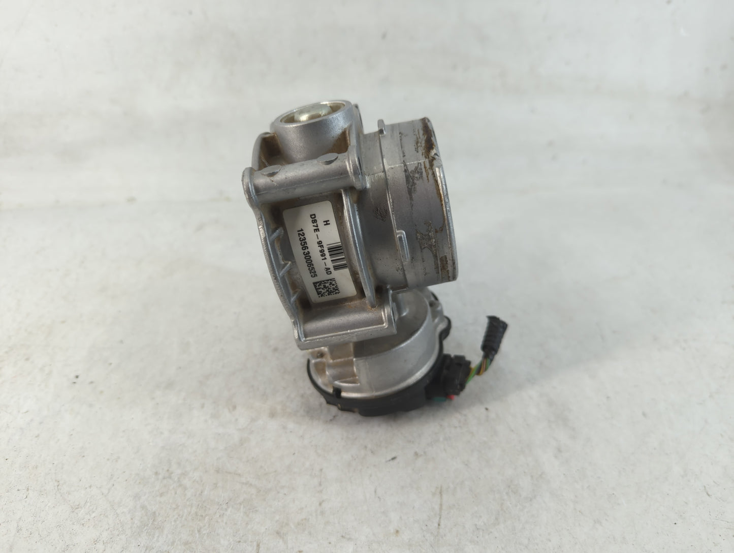2013-2020 Ford Fusion Throttle Body P/N:DS7E-9F991-AD Fits Fits 2013 2014 2015 2016 2017 2018 2019 2020 2021 2022 OEM Used A