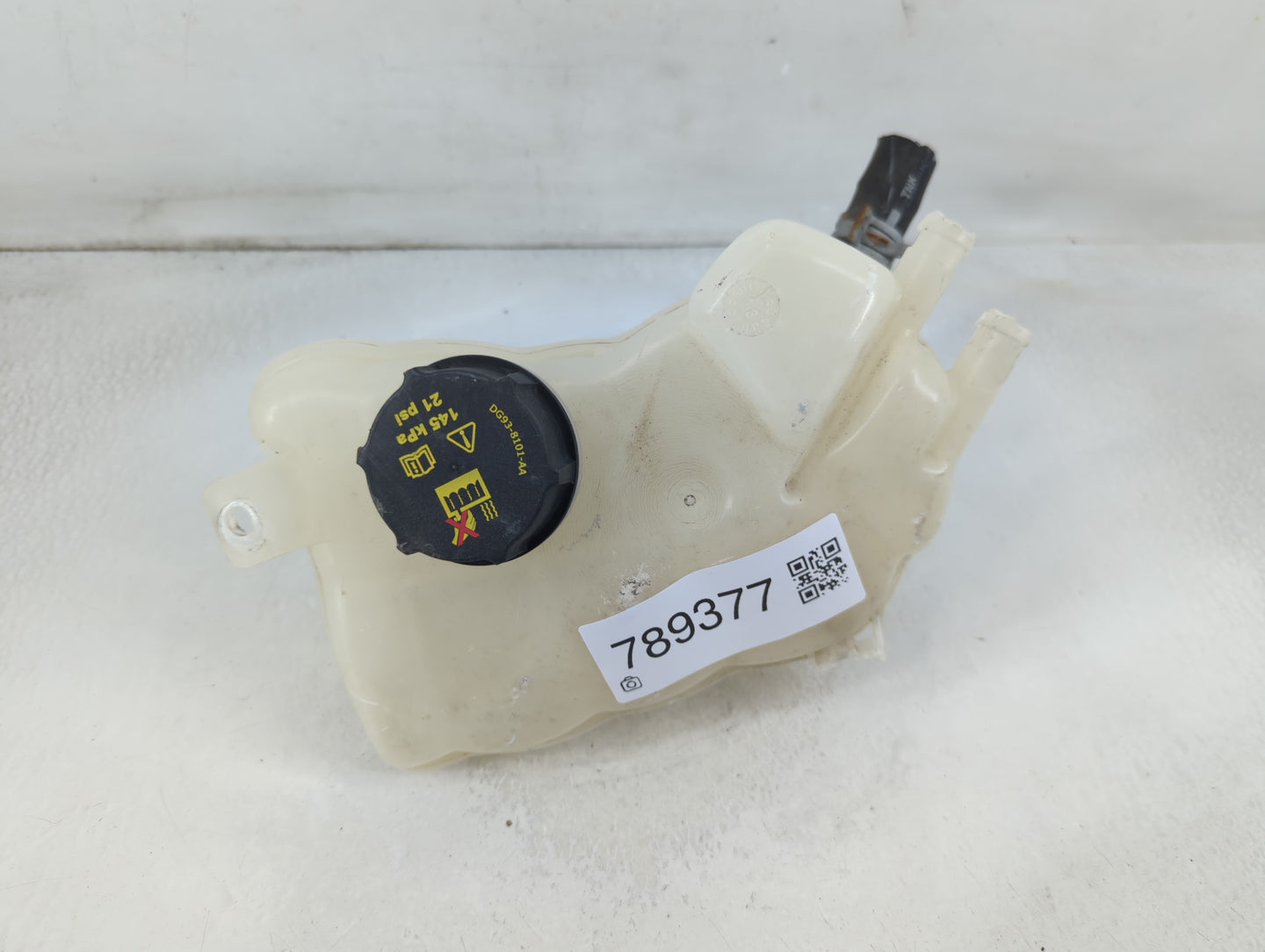 2013-2016 Ford Fusion Radiator Coolant Overflow Expansion Tank Bottle 789377 - Oemusedautoparts1.com