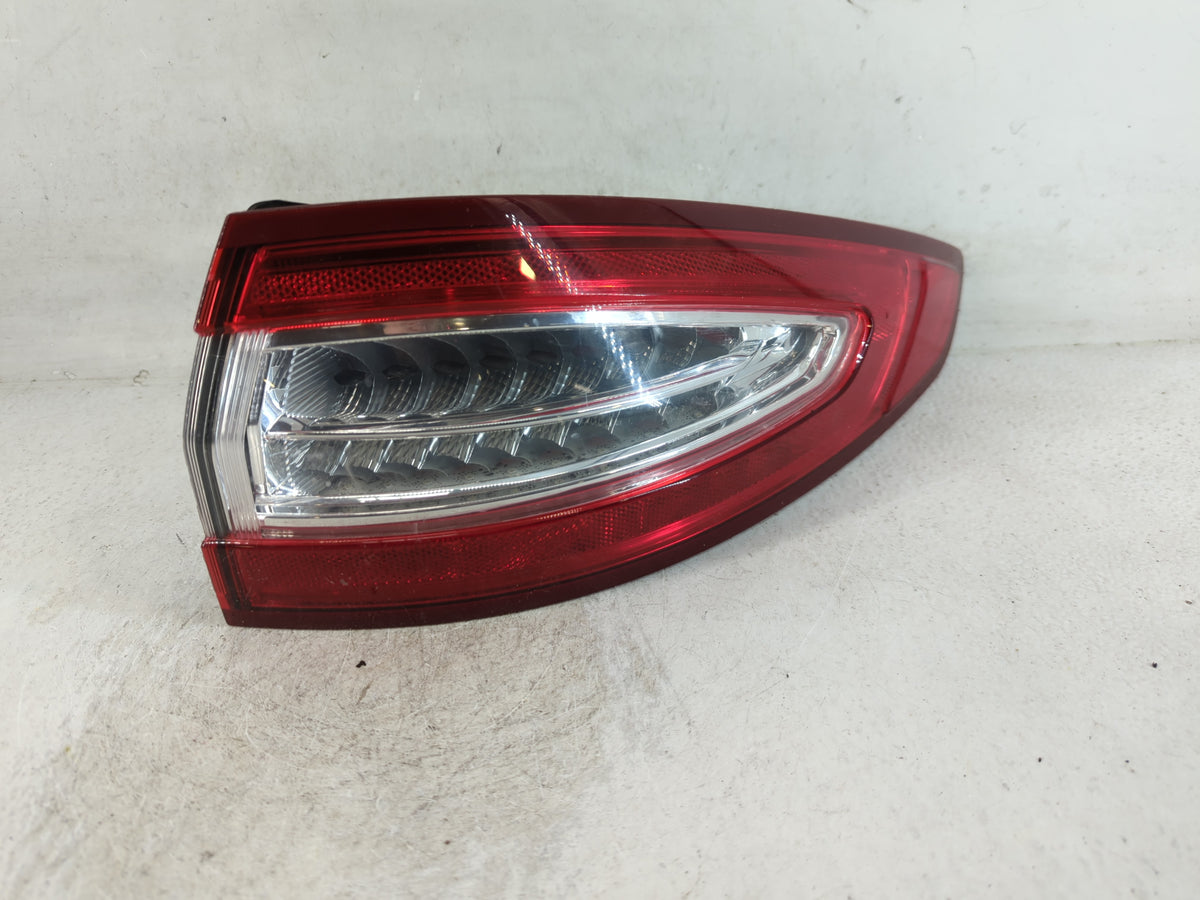 2013-2016 Ford Fusion Rear Center Lid Brake Light Tail Light P/N:DS73-13404-AH Fits Fits 2013 2014 2015 2016 OEM Used Auto P