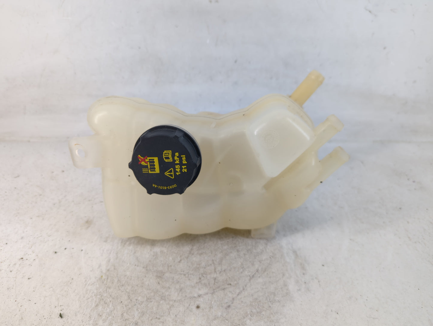 2013-2016 Ford Fusion Radiator Coolant Overflow Expansion Tank Bottle - Oemusedautoparts1.com