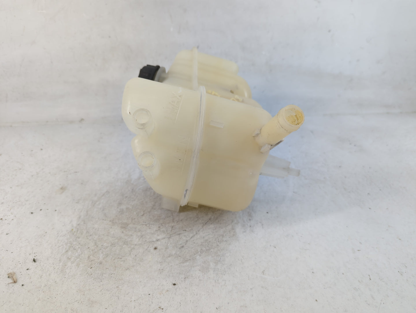 2013-2016 Ford Fusion Radiator Coolant Overflow Expansion Tank Bottle - Oemusedautoparts1.com