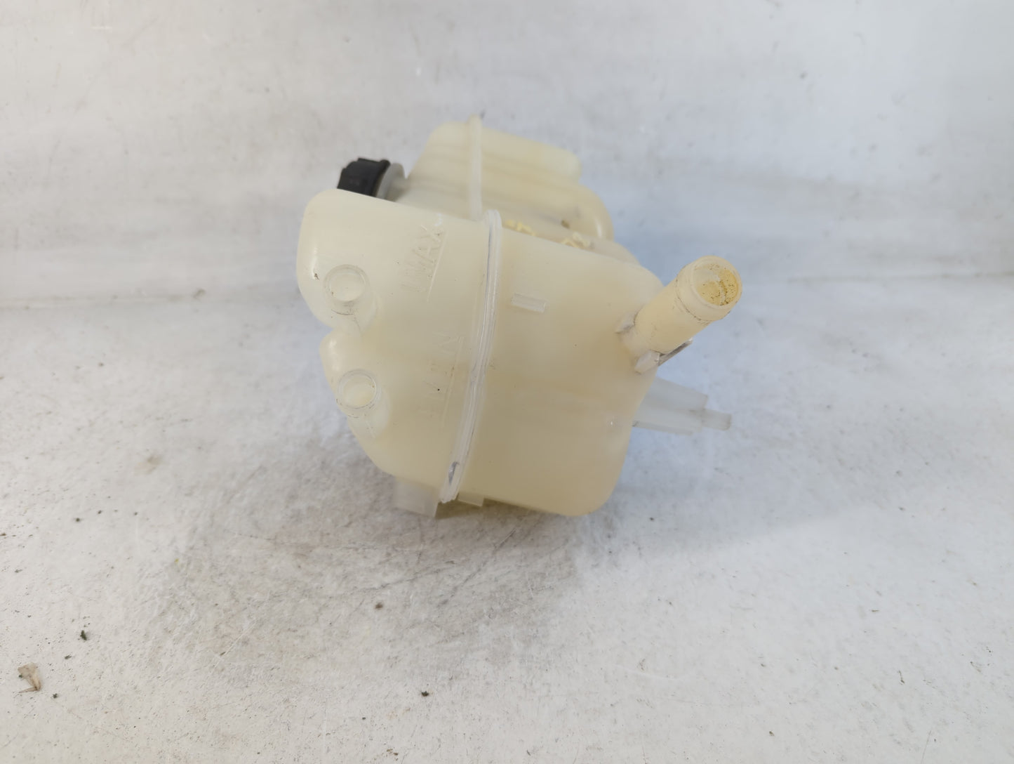 2013-2016 Ford Fusion Radiator Coolant Overflow Expansion Tank Bottle - Oemusedautoparts1.com