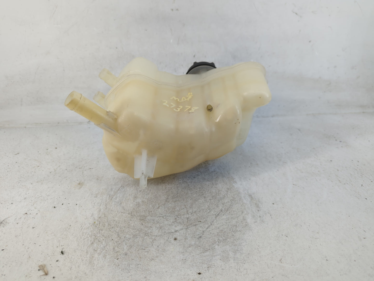 2013-2016 Ford Fusion Radiator Coolant Overflow Expansion Tank Bottle - Oemusedautoparts1.com