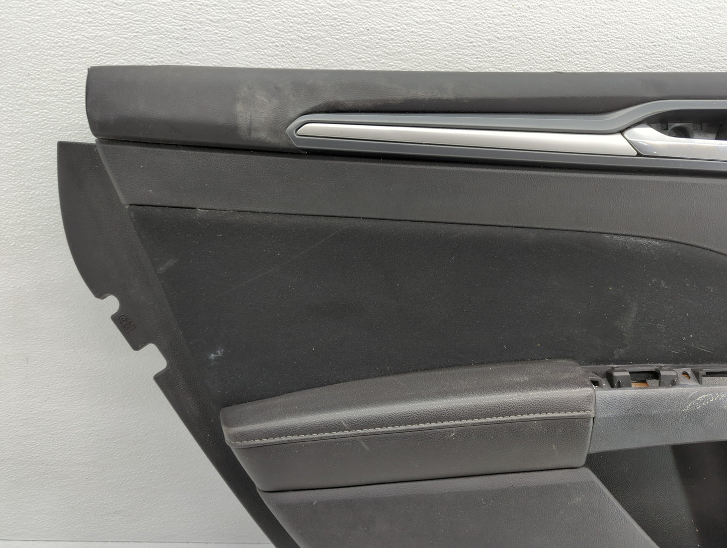 2013 Ford Fusion Front Right Passenger Interior Door Panel Trim - Oemusedautoparts1.com
