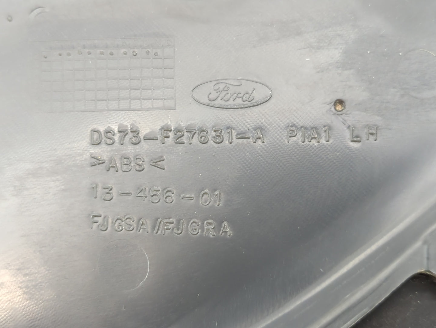 2013 Ford Fusion Front Right Passenger Interior Door Panel Trim - Oemusedautoparts1.com