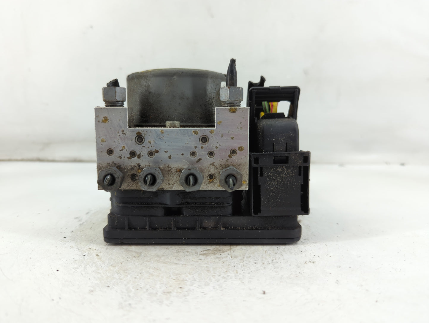 2013 Ford Fusion ABS Pump Control Module Replacement P/N:DG9C-2C405-FB Fits OEM Used Auto Parts - Oemusedautoparts1.com