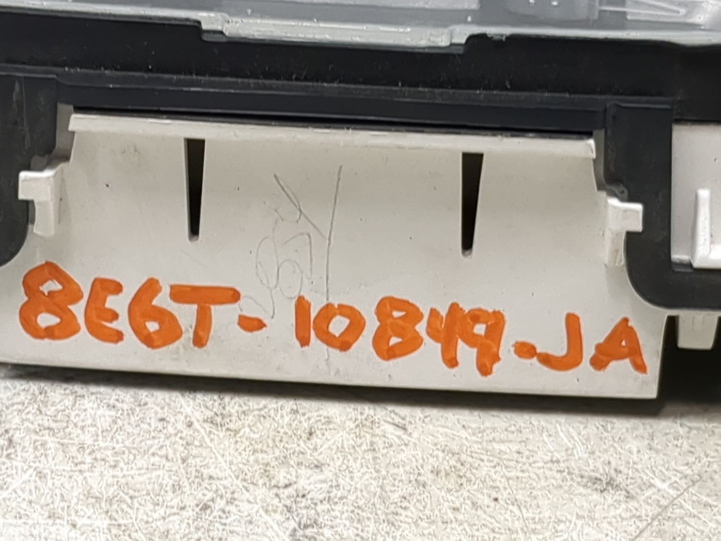 2013 Ford Fusion Instrument Cluster Speedometer Gauges P/N:DS7T-10849-JA DS7T-10849-JB, DS7T-10849-JC, DS7T-10849-JD Miles: 