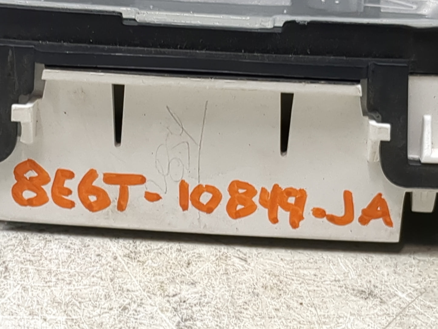2013 Ford Fusion Instrument Cluster Speedometer Gauges P/N:DS7T-10849-JA DS7T-10849-JB, DS7T-10849-JC, DS7T-10849-JD Miles: 