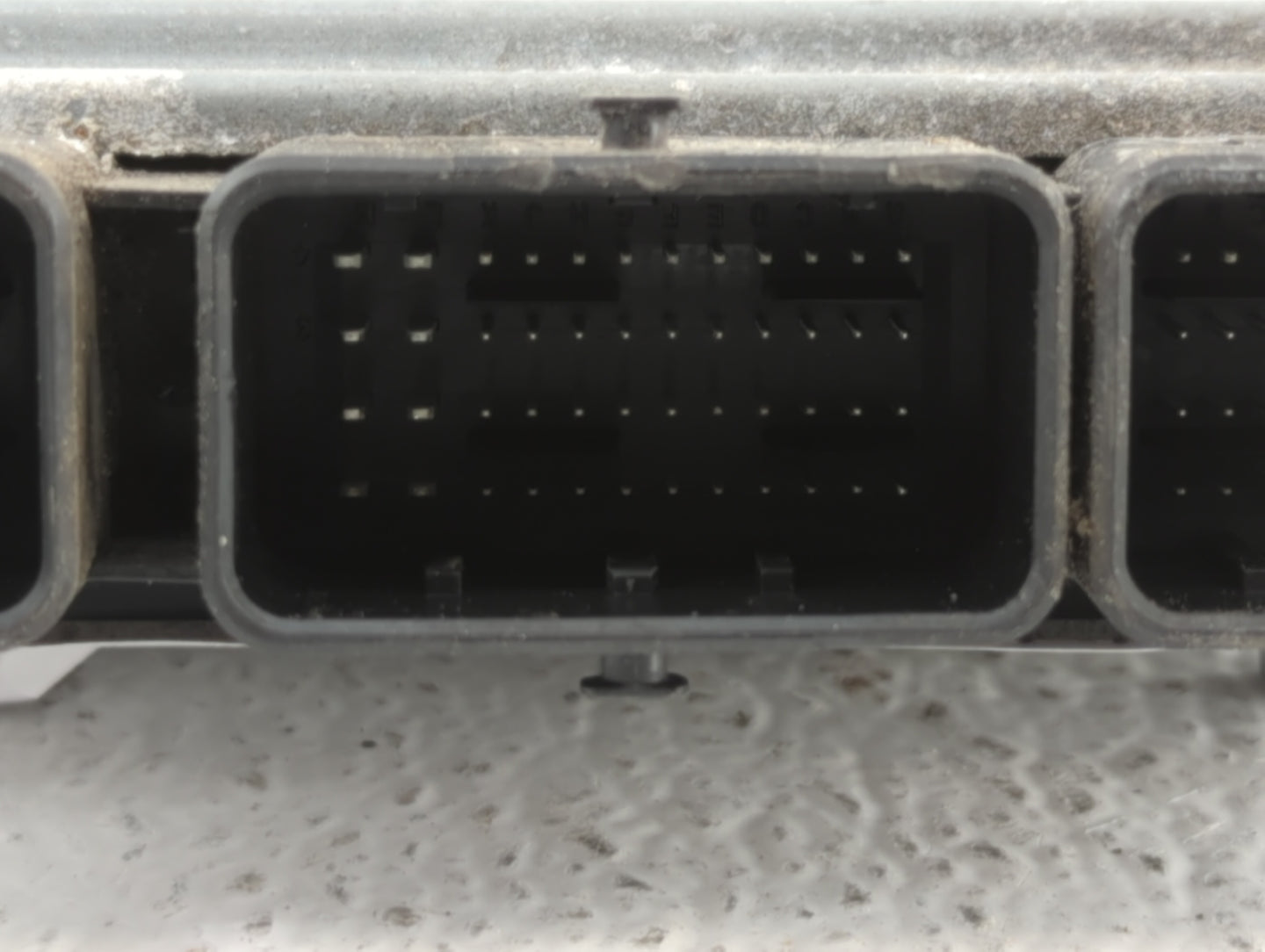 2013 Ford Fusion PCM Engine Control Computer ECU ECM PCU OEM P/N:DS7A-12A650-BFA DS7A-12A650-ATJ Fits OEM Used Auto Parts - 