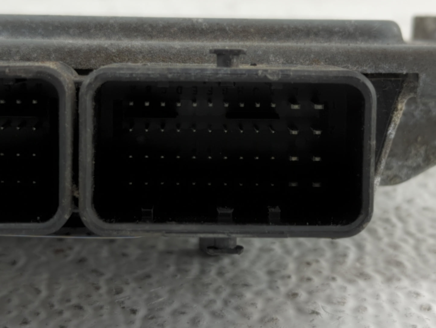 2013 Ford Fusion PCM Engine Control Computer ECU ECM PCU OEM P/N:DS7A-12A650-BFA DS7A-12A650-ATJ Fits OEM Used Auto Parts - 