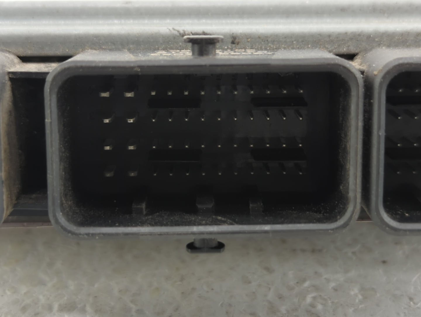 2013 Ford Fusion PCM Engine Control Computer ECU ECM PCU OEM P/N:DS7A-12A650-BFA DS7A-12A650-ATJ Fits OEM Used Auto Parts - 