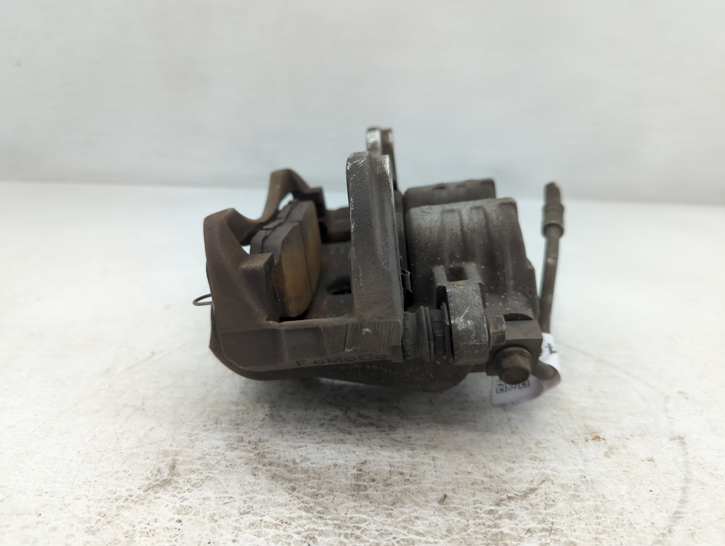 2011-2014 Ford Mustang Front Passenger Right Brake Caliper - Oemusedautoparts1.com