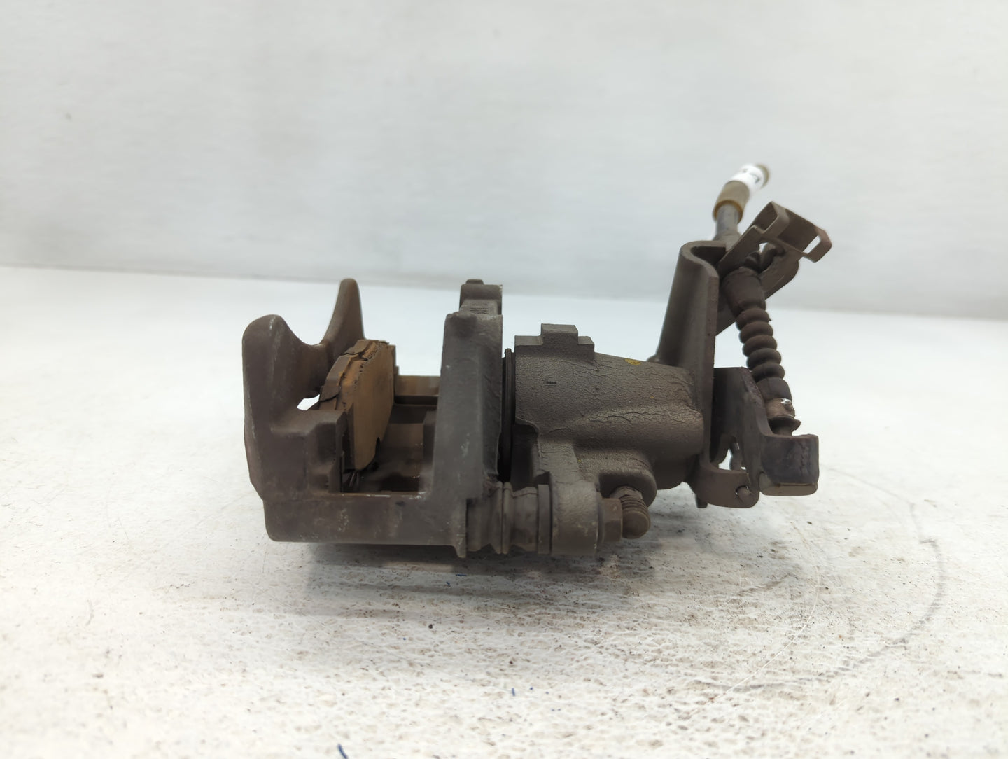 2005-2014 Ford Mustang Rear Passenger Right Brake Caliper - Oemusedautoparts1.com