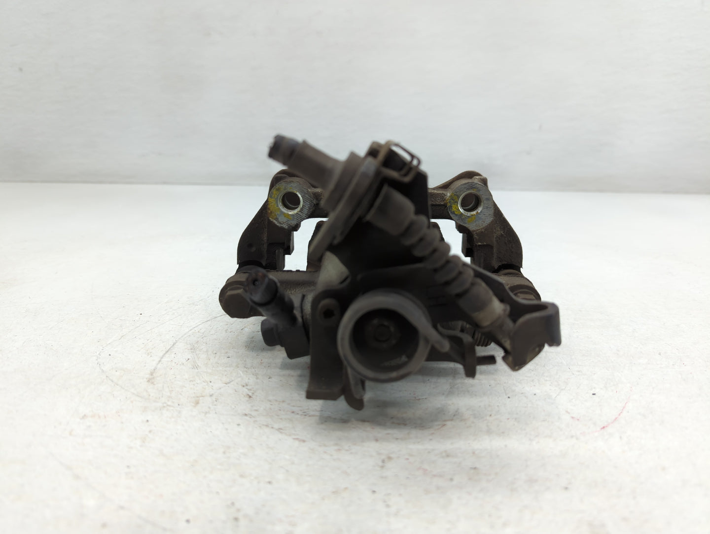 2005-2014 Ford Mustang Front Driver Left Brake Caliper - Oemusedautoparts1.com