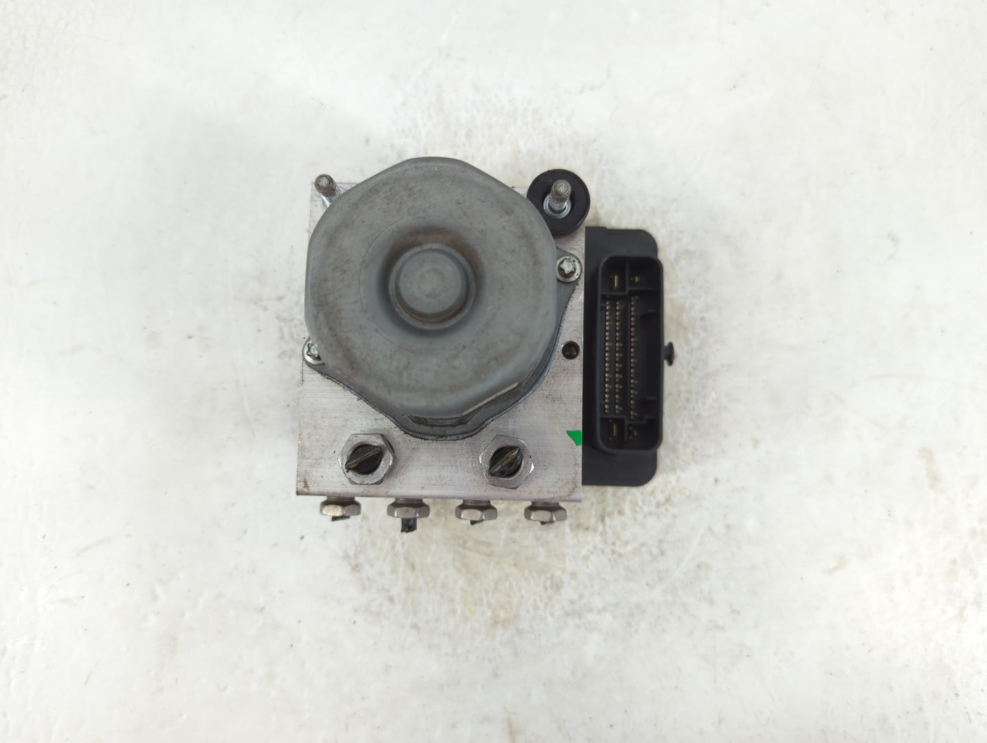 2013-2014 Ford Taurus ABS Pump Control Module Replacement P/N:DG13-2C405-AG Fits Fits 2013 2014 OEM Used Auto Parts - Oemuse
