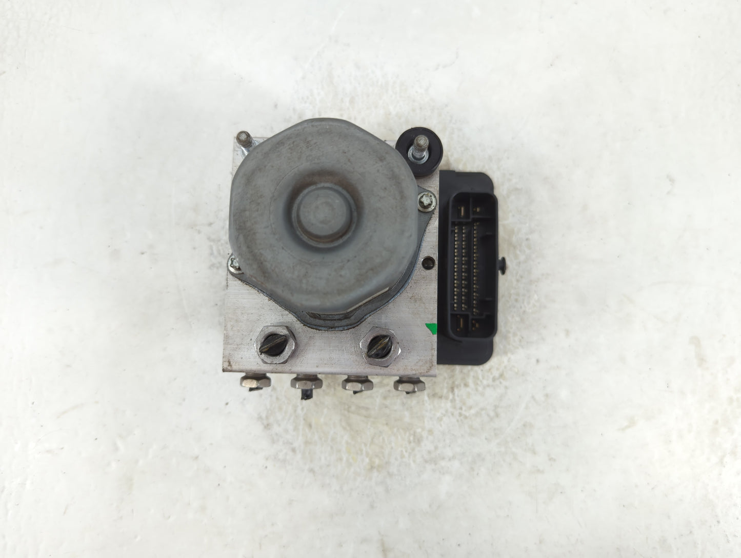 2013-2014 Ford Taurus ABS Pump Control Module Replacement P/N:DG13-2C405-AG Fits Fits 2013 2014 OEM Used Auto Parts - Oemuse