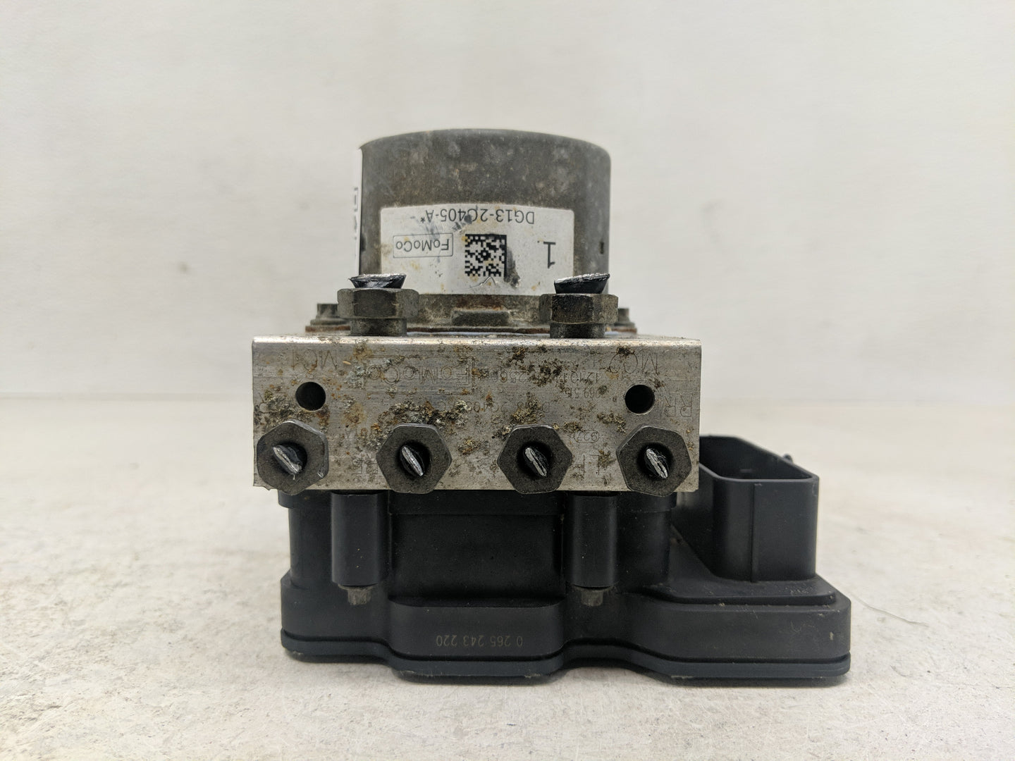 2013-2014 Ford Taurus ABS Pump Control Module Replacement P/N:DG13-2C405-A Fits Fits 2013 2014 OEM Used Auto Parts - Oemused