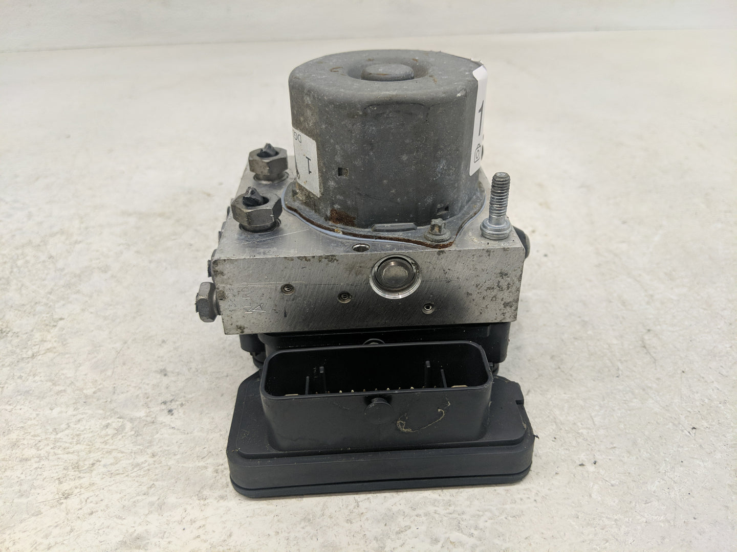 2013-2014 Ford Taurus ABS Pump Control Module Replacement P/N:DG13-2C405-A Fits Fits 2013 2014 OEM Used Auto Parts - Oemused