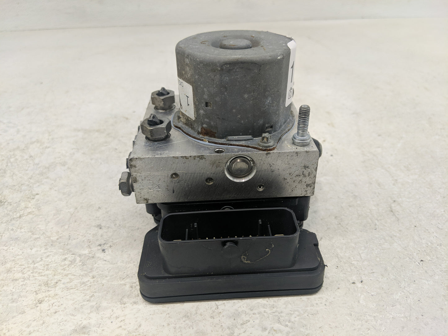 2013-2014 Ford Taurus ABS Pump Control Module Replacement P/N:DG13-2C405-A Fits Fits 2013 2014 OEM Used Auto Parts - Oemused