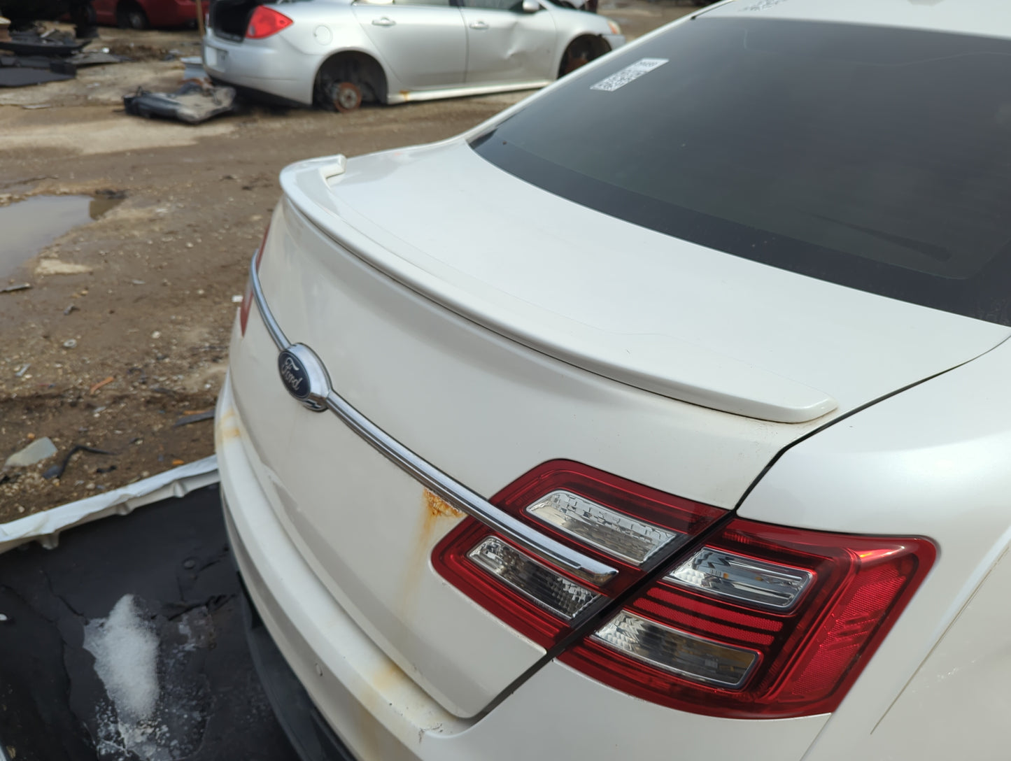 2013-2019 Ford Taurus Trunk/decklid/hatch/tailgate Oem - Oemusedautoparts1.com