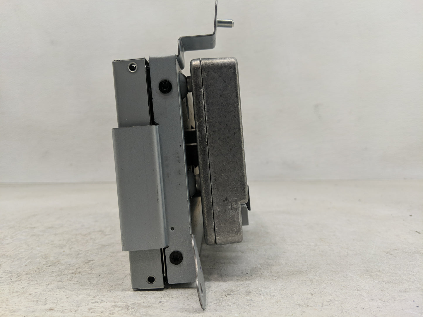 2013-2016 Ford Taurus Radio AM FM Cd Player Receiver Replacement P/N:DG1T-14239-BN Fits Fits 2013 2014 2015 2016 OEM Used Au