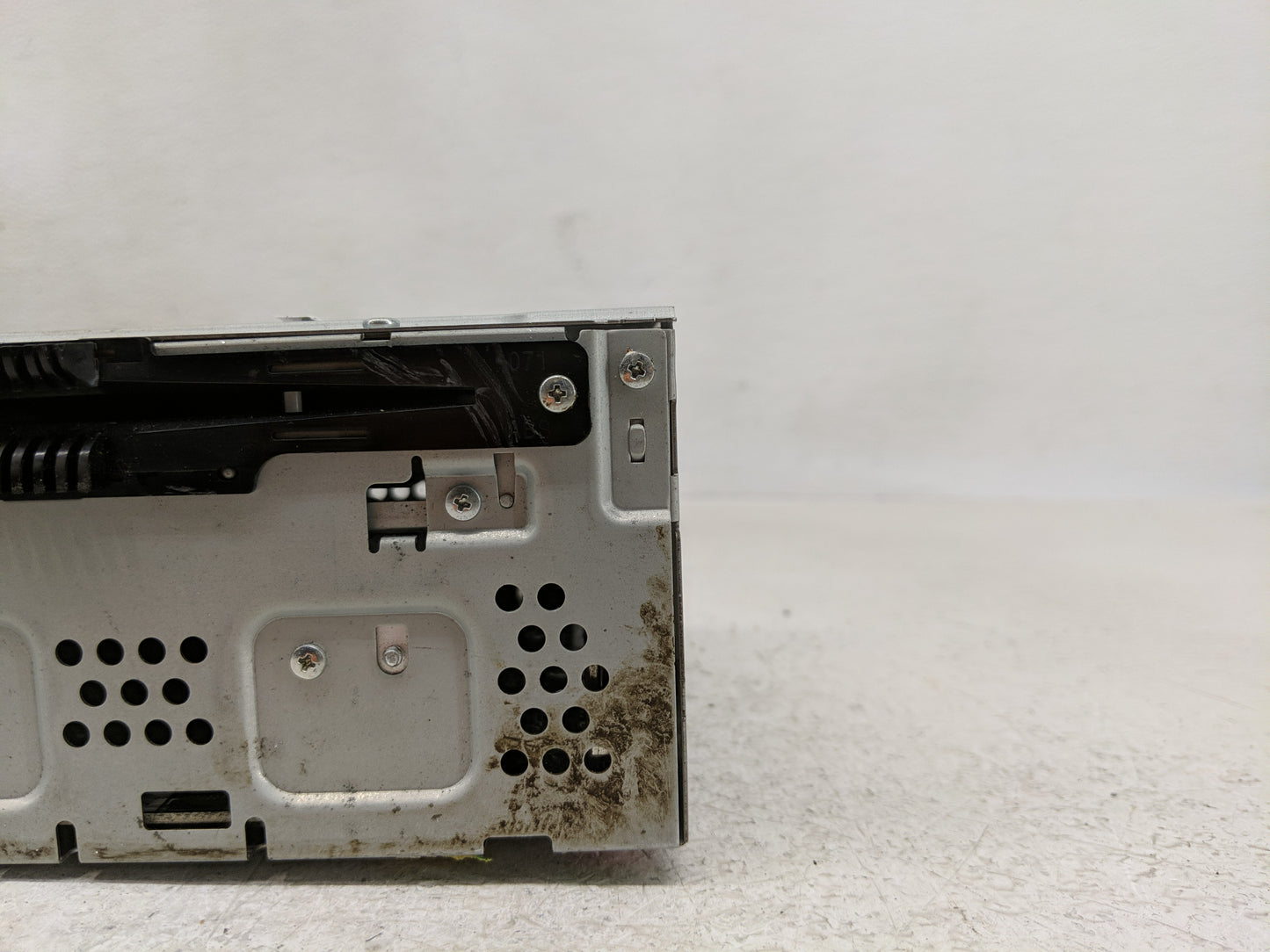 2013 Ford Taurus Radio AM FM Cd Player Receiver Replacement P/N:DG1T-19C107-CG Fits OEM Used Auto Parts - Oemusedautoparts1.