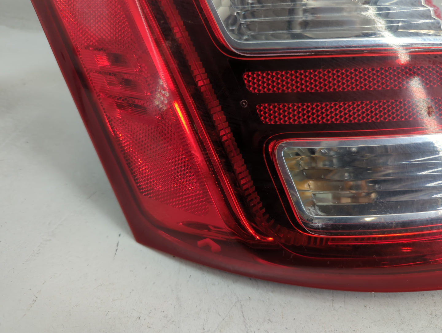 2013-2019 Ford Taurus Tail Light Assembly Driver Left OEM P/N:DG13-13405-A DG13-13B505-A Fits OEM Used Auto Parts - Oemuseda