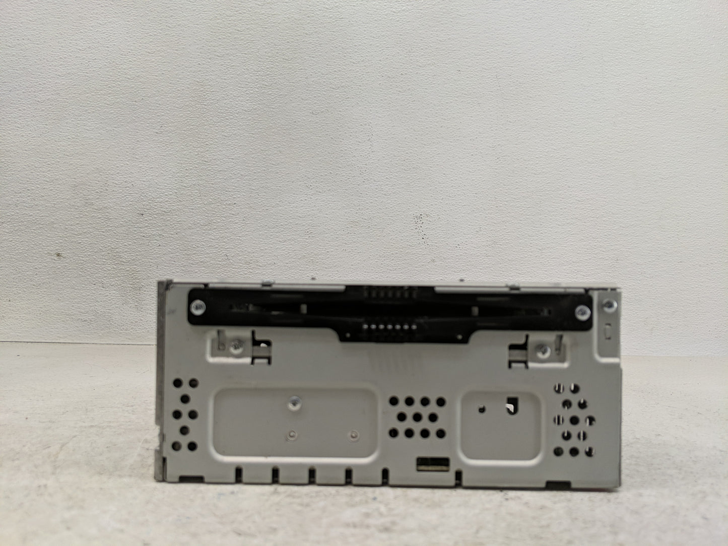 2013-2015 Ford Taurus Radio AM FM Cd Player Receiver Replacement P/N:DG1T-19C107-FC Fits Fits 2013 2014 2015 OEM Used Auto P