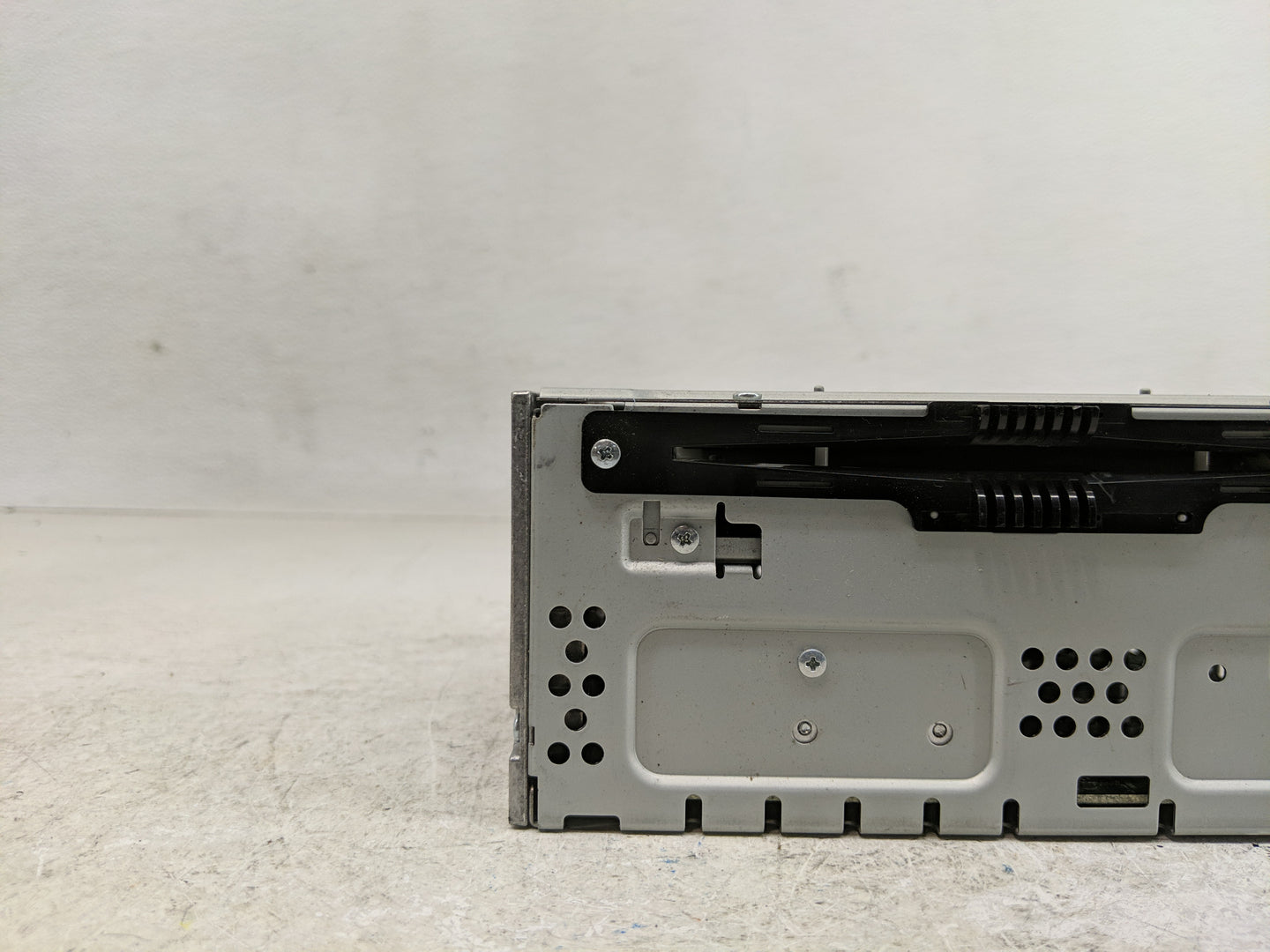 2013-2015 Ford Taurus Radio AM FM Cd Player Receiver Replacement P/N:DG1T-19C107-FC Fits Fits 2013 2014 2015 OEM Used Auto P