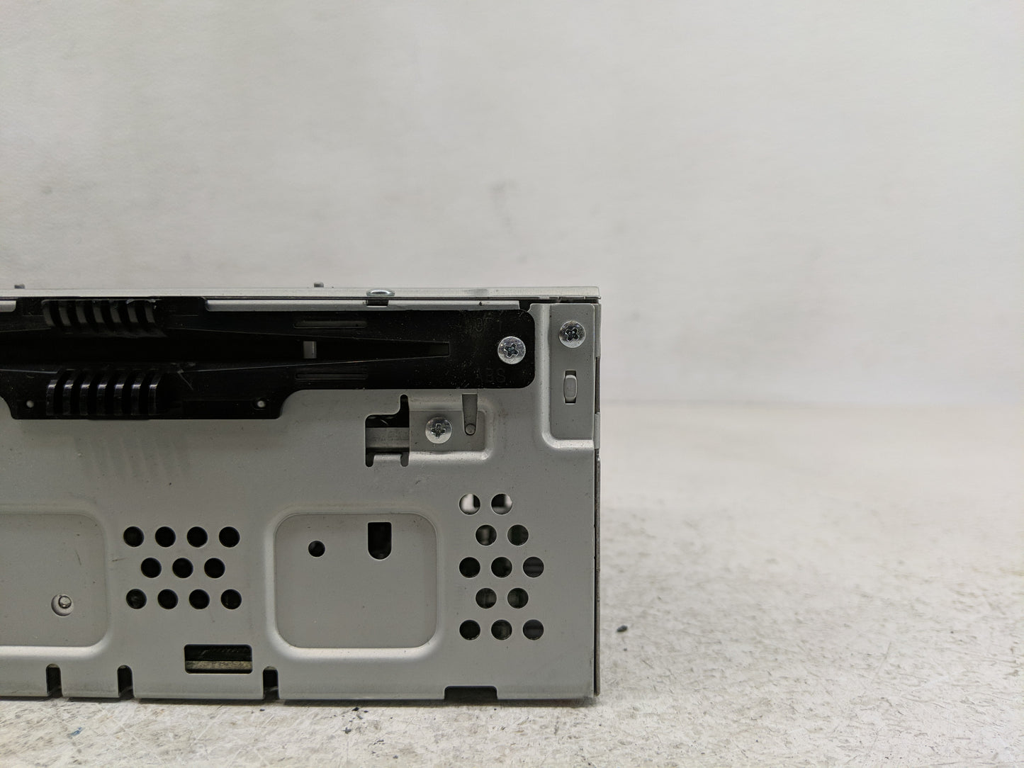 2013-2015 Ford Taurus Radio AM FM Cd Player Receiver Replacement P/N:DG1T-19C107-FC Fits Fits 2013 2014 2015 OEM Used Auto P