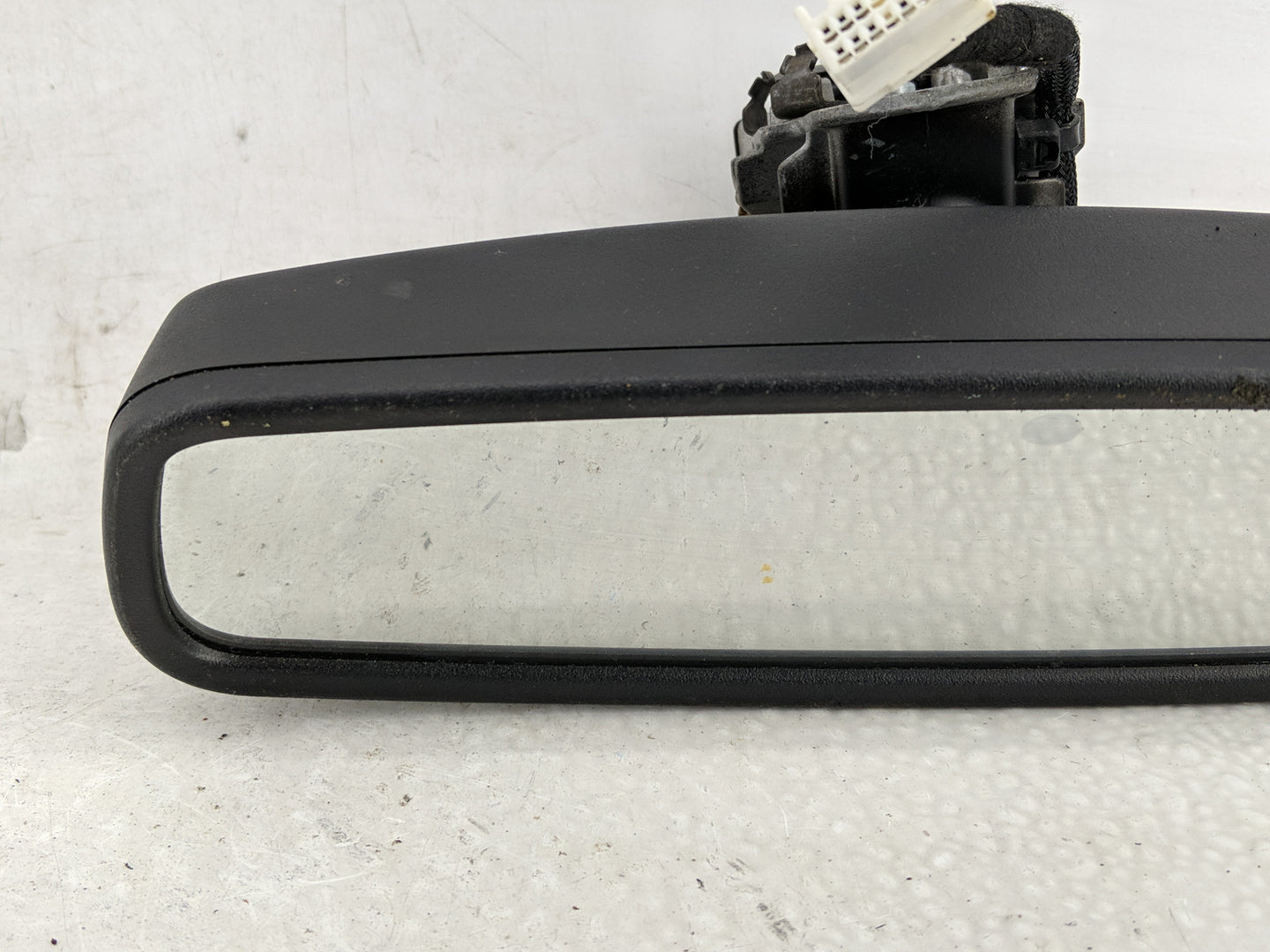 2000-2019 Ford Taurus Interior Rear View Mirror Replacement OEM P/N:E11026532 Fits OEM Used Auto Parts - Oemusedautoparts1.c