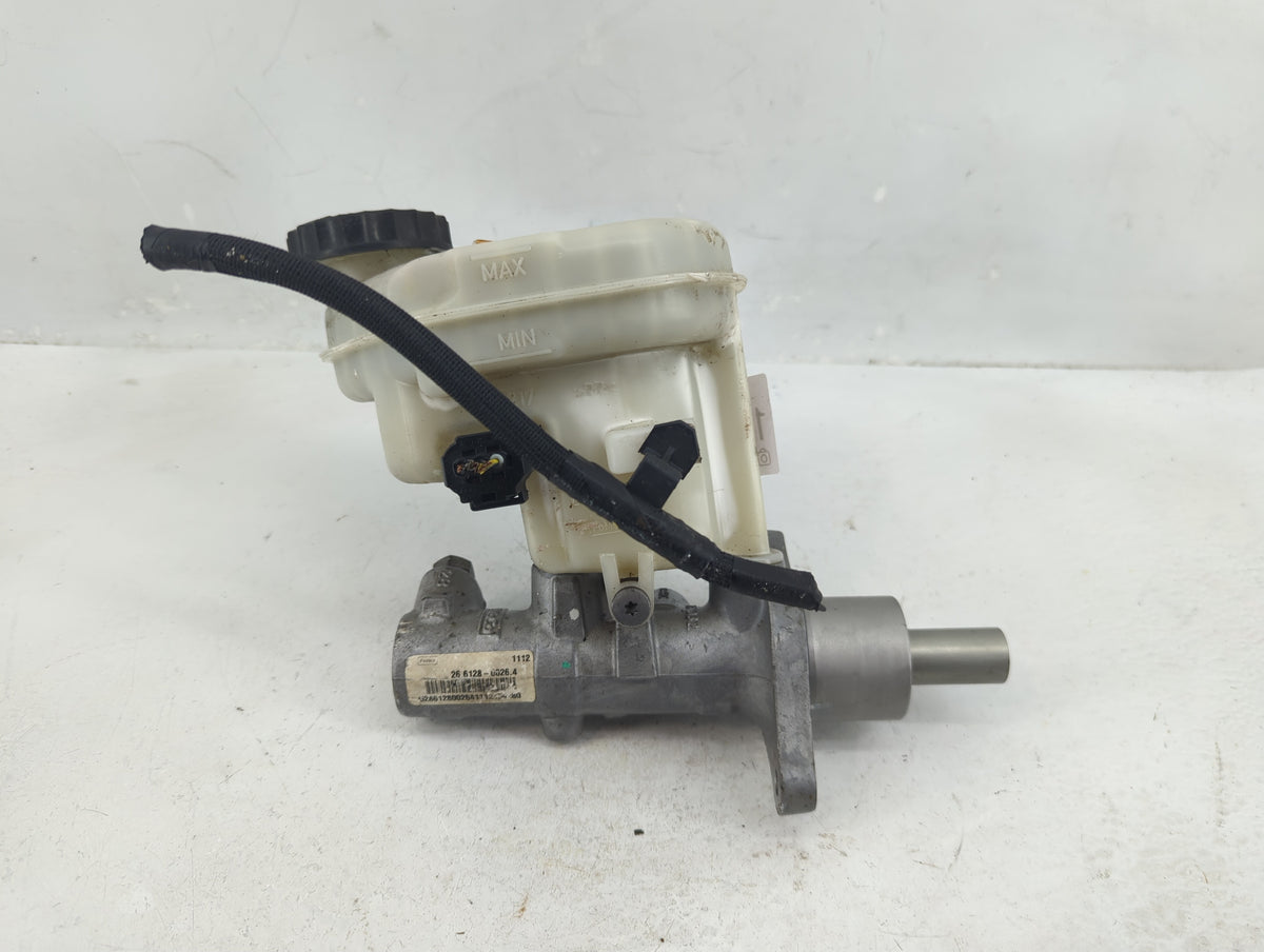 2013-2019 Ford Taurus Brake Master Cylinder 1376416 - Oemusedautoparts1.com