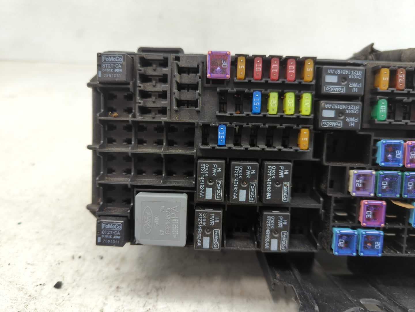 2013-2016 Ford Taurus Fusebox Fuse Box Panel Relay Module P/N:DG1T-14A003-BA Fits Fits 2013 2014 2015 2016 OEM Used Auto Par