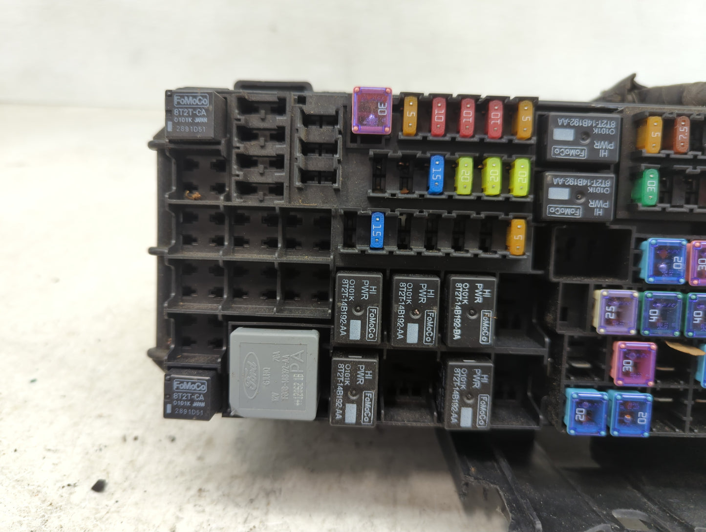2013-2016 Ford Taurus Fusebox Fuse Box Panel Relay Module P/N:DG1T-14A003-BA Fits Fits 2013 2014 2015 2016 OEM Used Auto Par