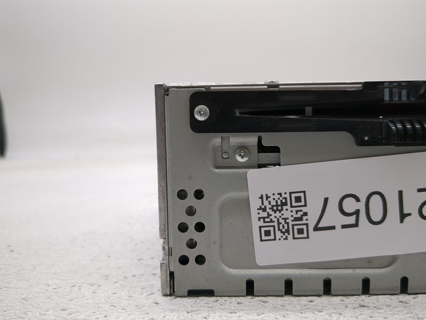 2013-2015 Ford Taurus Radio AM FM Cd Player Receiver Replacement P/N:DG1T-19C107-HB Fits Fits 2013 2014 2015 OEM Used Auto P