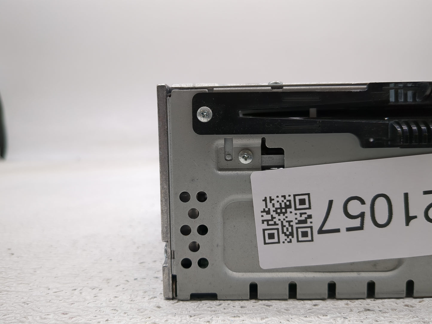 2013-2015 Ford Taurus Radio AM FM Cd Player Receiver Replacement P/N:DG1T-19C107-HB Fits Fits 2013 2014 2015 OEM Used Auto P