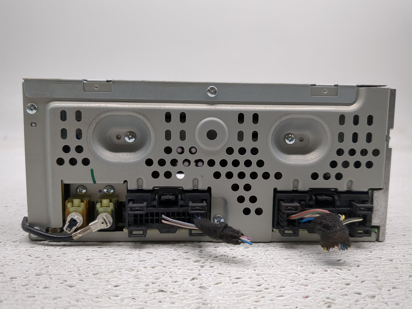2013-2015 Ford Taurus Radio AM FM Cd Player Receiver Replacement P/N:DG1T-19C107-HB Fits Fits 2013 2014 2015 OEM Used Auto P