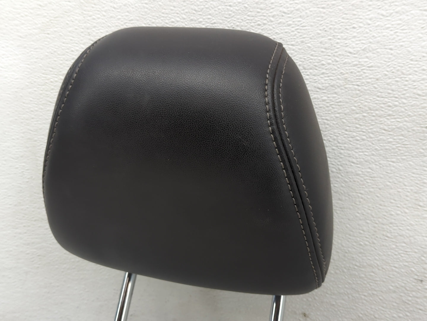2013-2019 Ford Taurus Headrest Head Rest Front Driver Seat Black - Oemusedautoparts1.com
