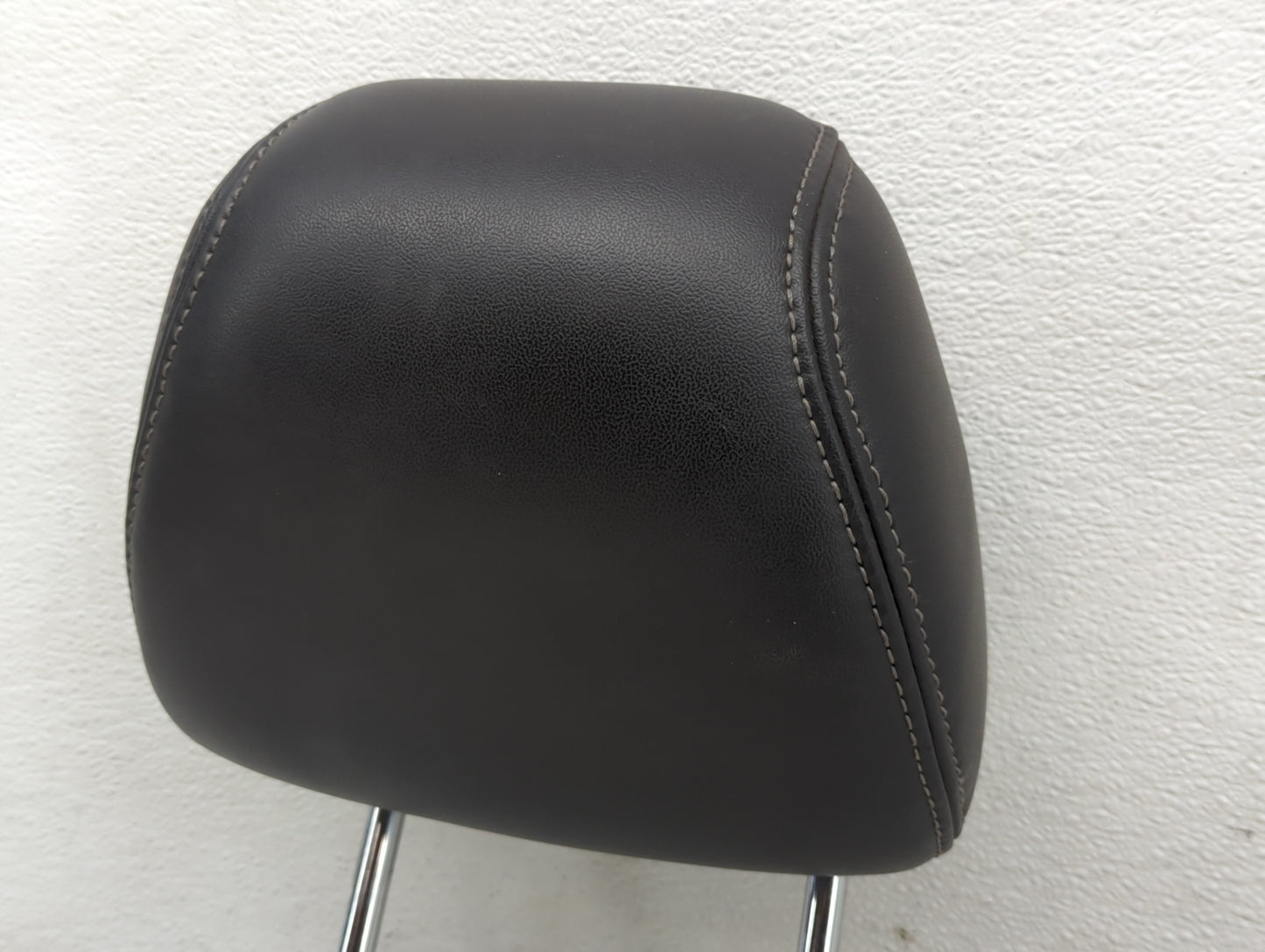 2013-2019 Ford Taurus Headrest Head Rest Front Driver Seat Black - Oemusedautoparts1.com