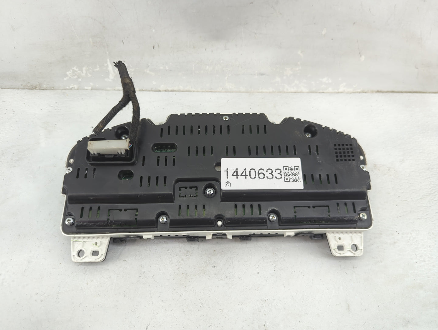 2013 Ford Taurus Instrument Cluster Speedometer Gauges P/N:DG1T-10849-AJ MX257460-8193 Fits OEM Used Auto Parts - Oemusedaut