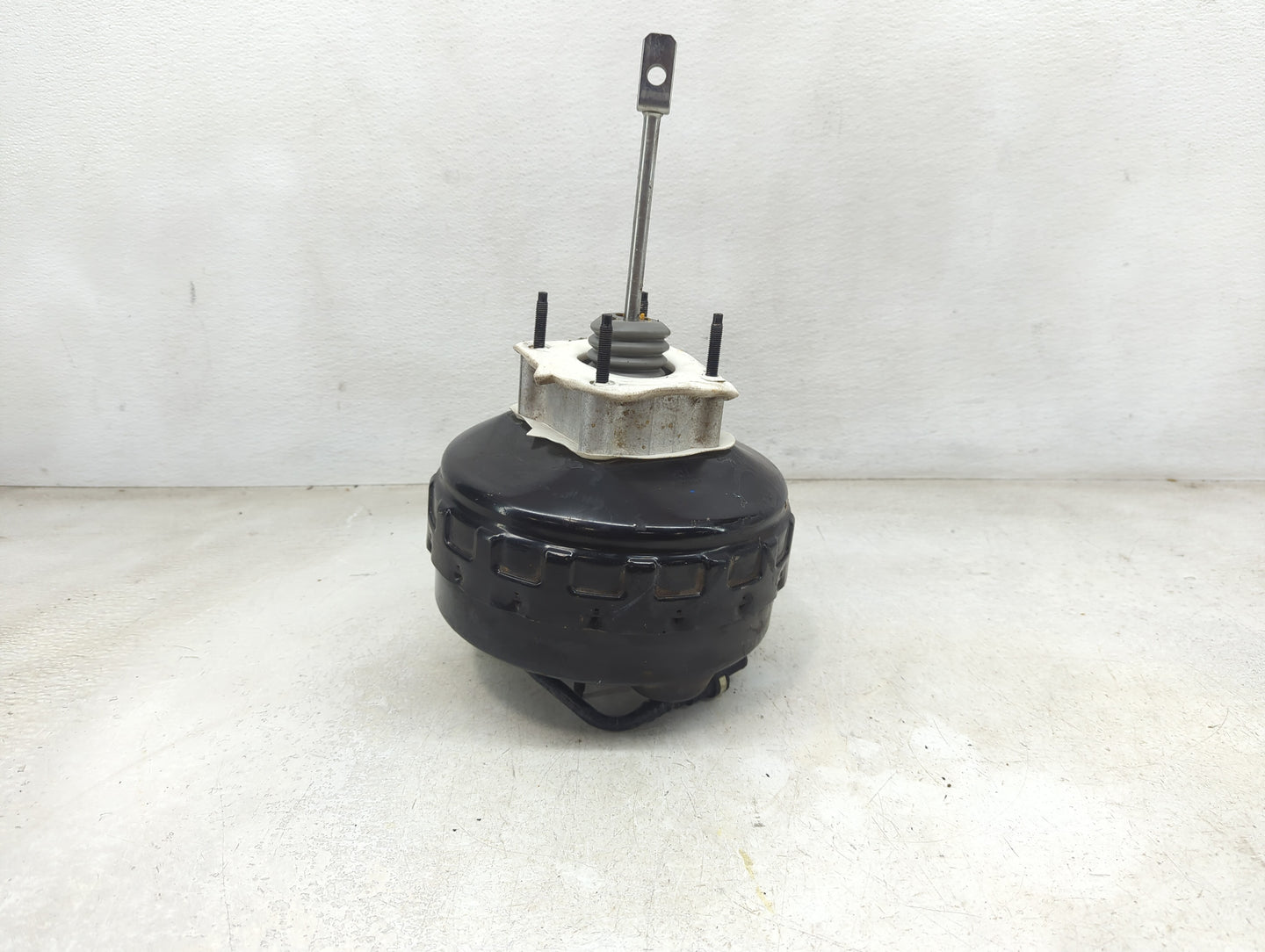 2013-2019 Ford Taurus Power Brake Booster Oem 1451785 - Oemusedautoparts1.com