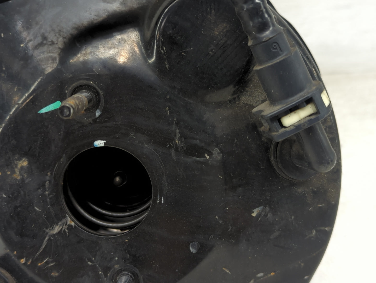 2013-2019 Ford Taurus Power Brake Booster Oem - Oemusedautoparts1.com