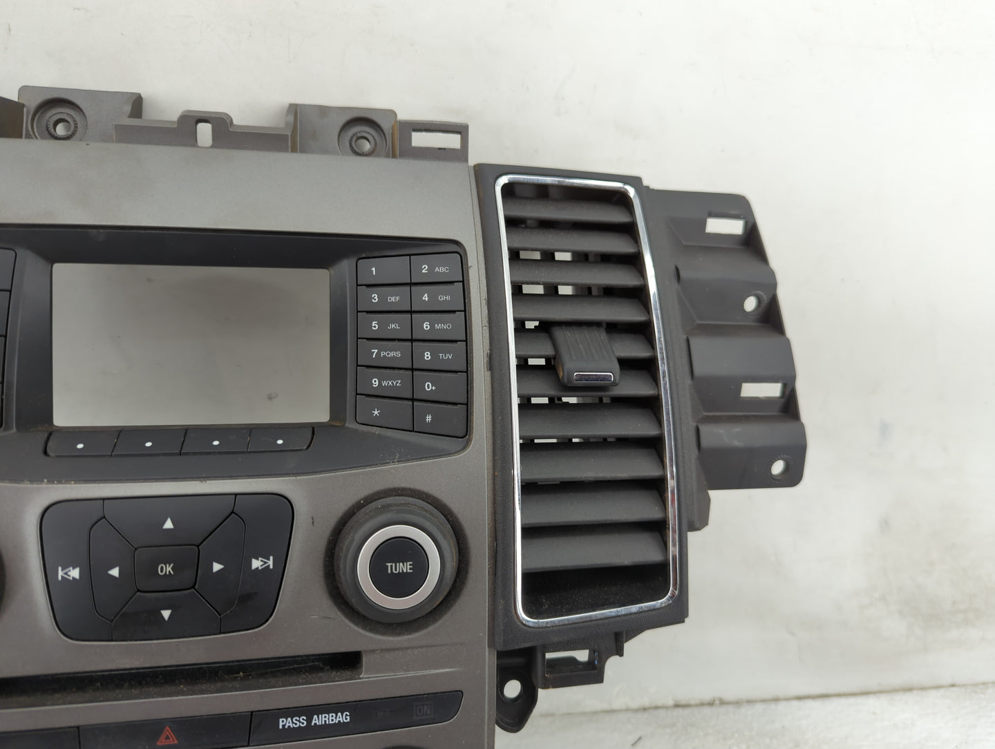 2013-2013 Ford Taurus Radio Control Panel 1466047 - Oemusedautoparts1.com