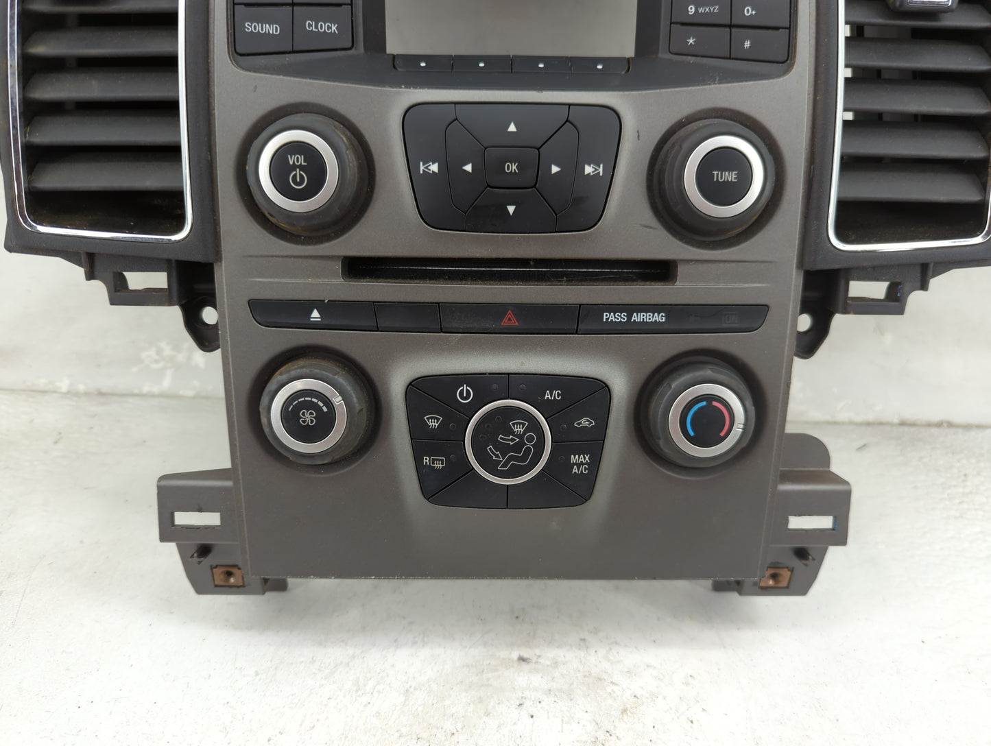 2013-2013 Ford Taurus Radio Control Panel 1466047 - Oemusedautoparts1.com